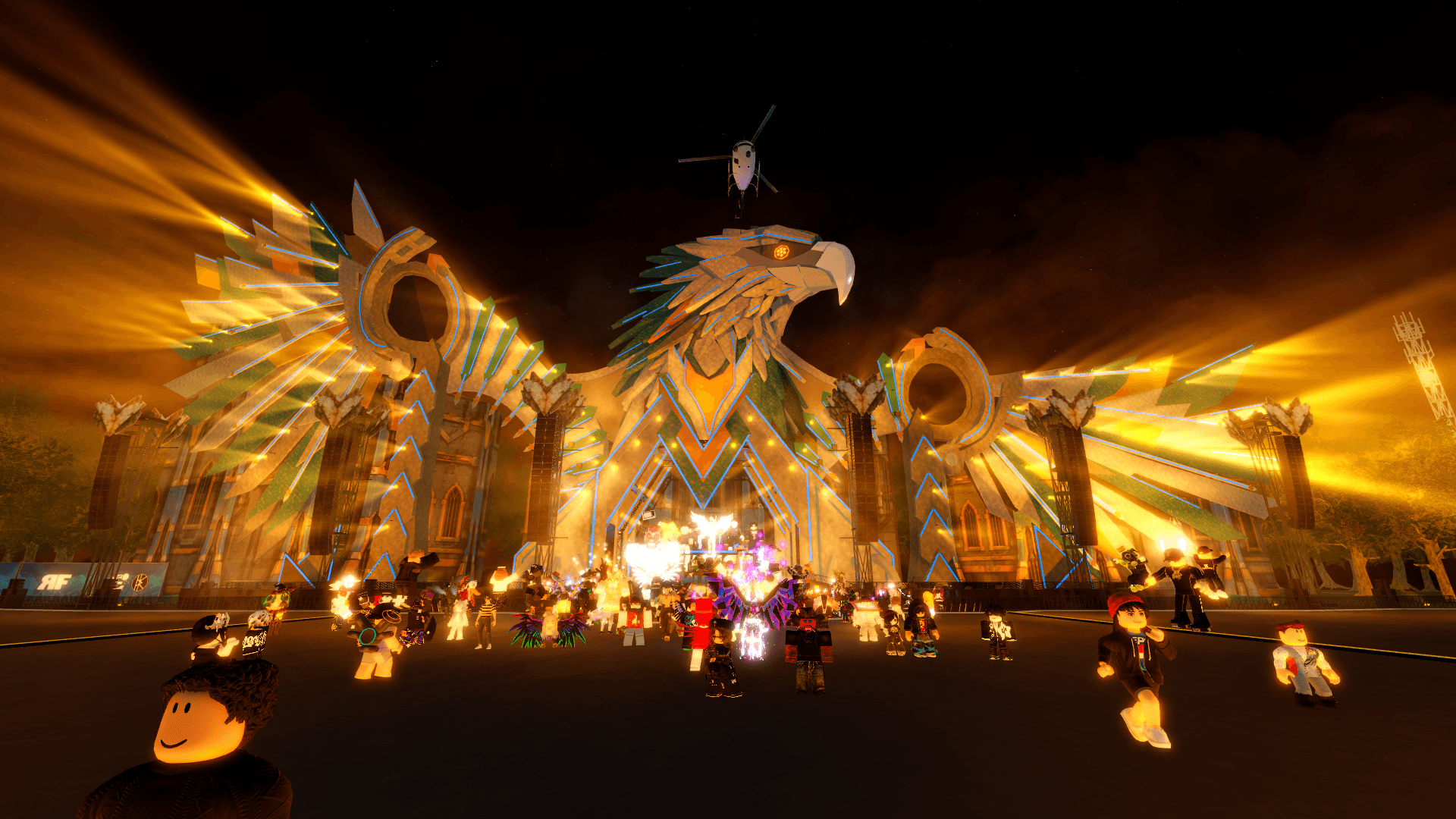 39_gate_golden_crowd